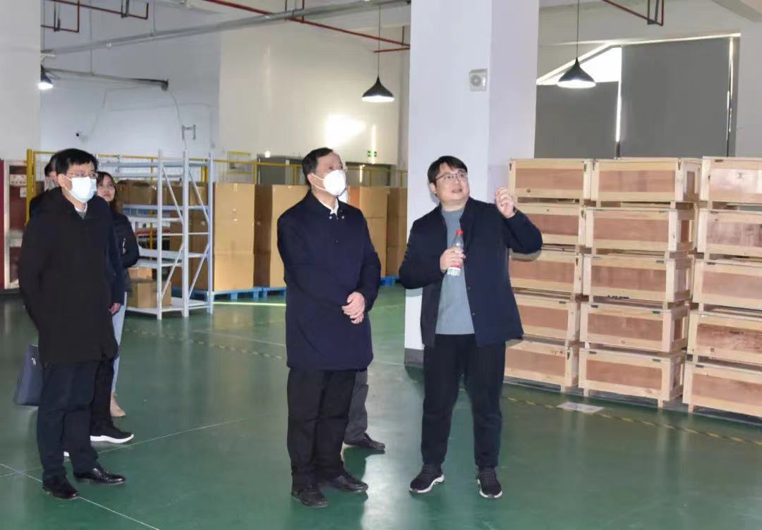 春節(jié)前夕，區(qū)委書記許小波帶隊走訪調(diào)研海圖科技指導(dǎo)工作